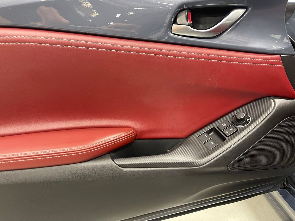 Used 2020 MAZDA MX-5 Miata RF Grand Touring RWD image 17