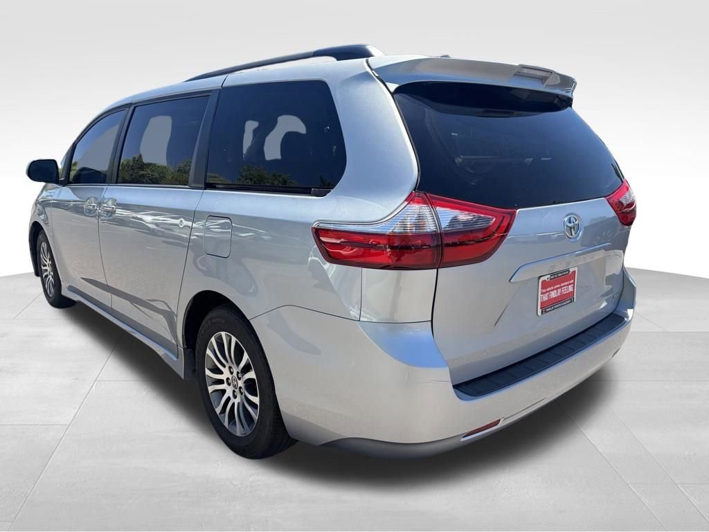 Used 2020 Toyota Sienna XLE FWD image 5
