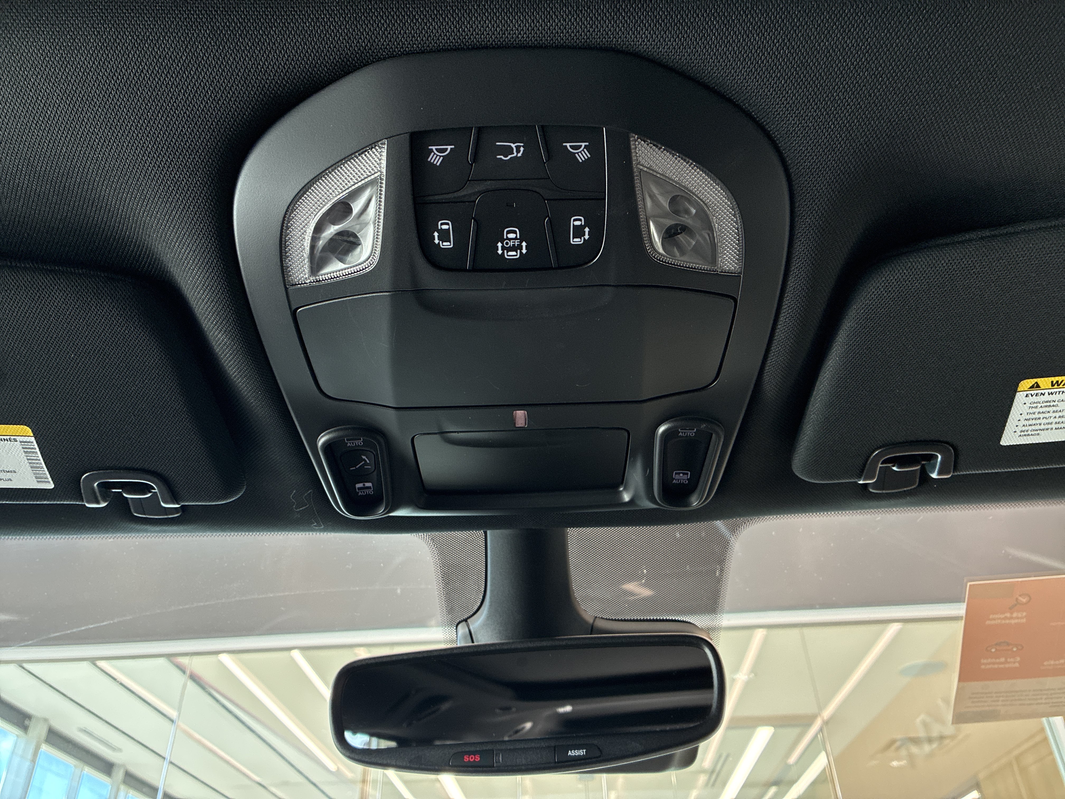 Certified 2025 Chrysler Pacifica Select w/ Uconnect Theater Family Group FWD image 28