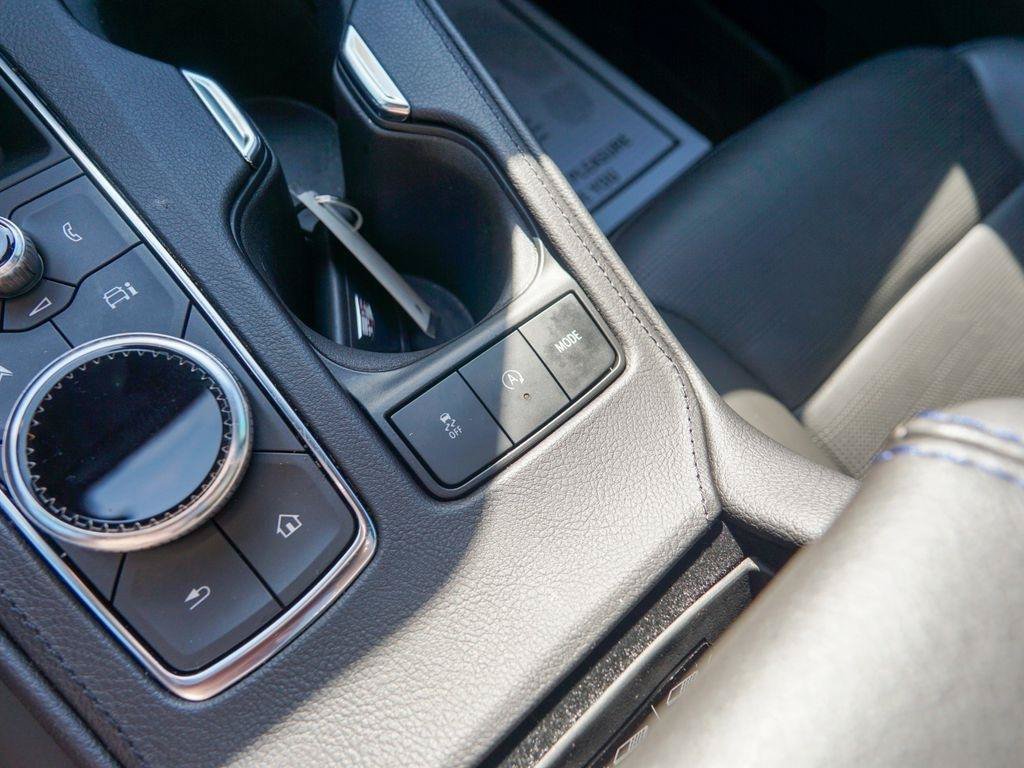 Used 2024 Cadillac XT4 Sport FWD image 28