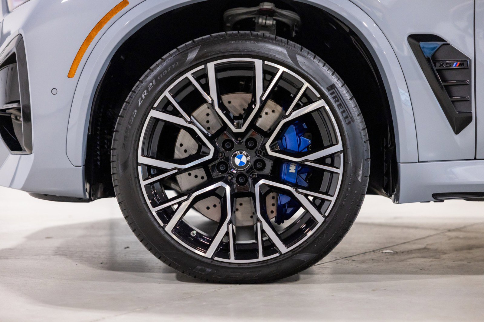 Used 2026 BMW X5 M Competition w/ Executive Package image 18