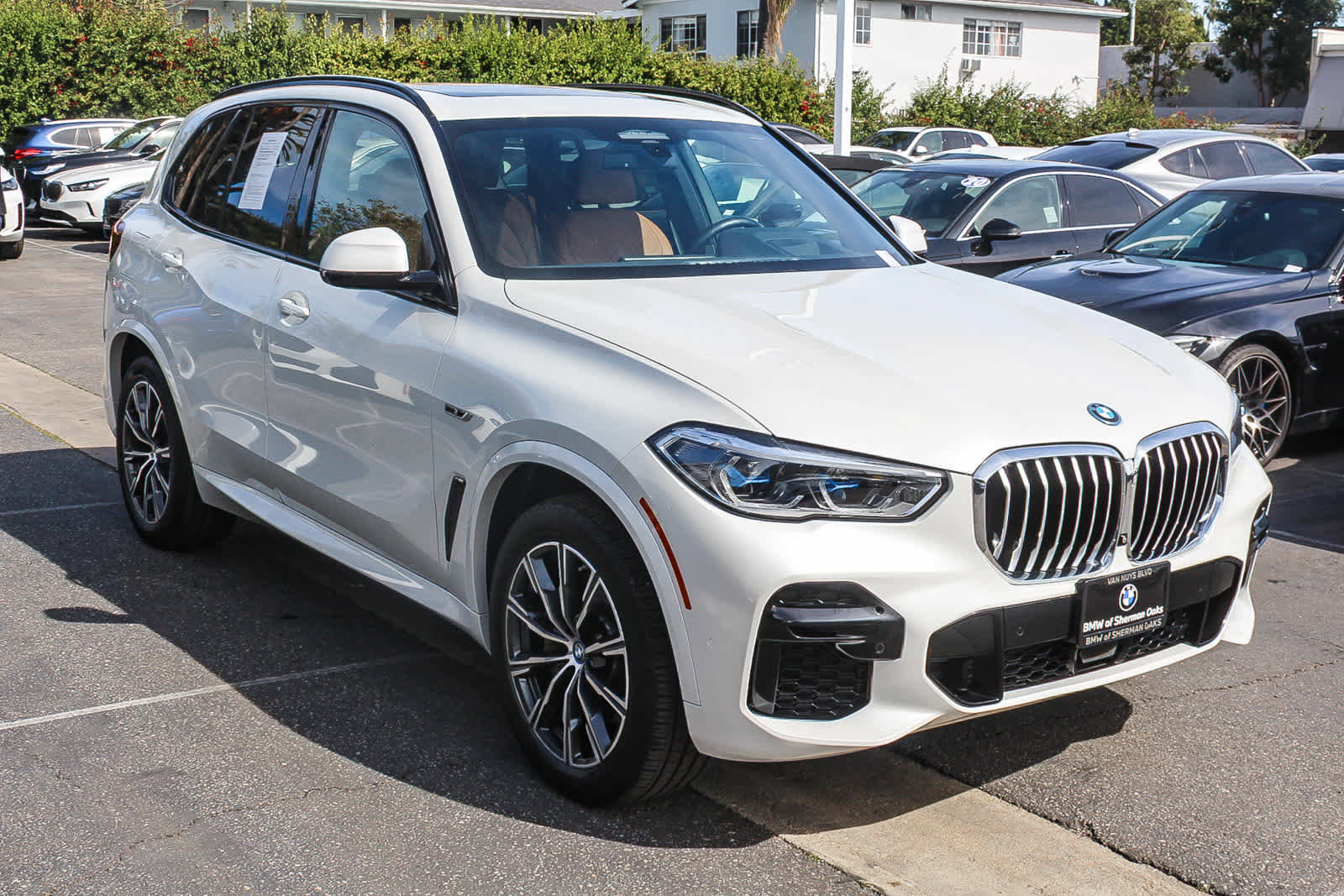 Certified 2023 BMW X5 xDrive45e w/ Executive Package image 3