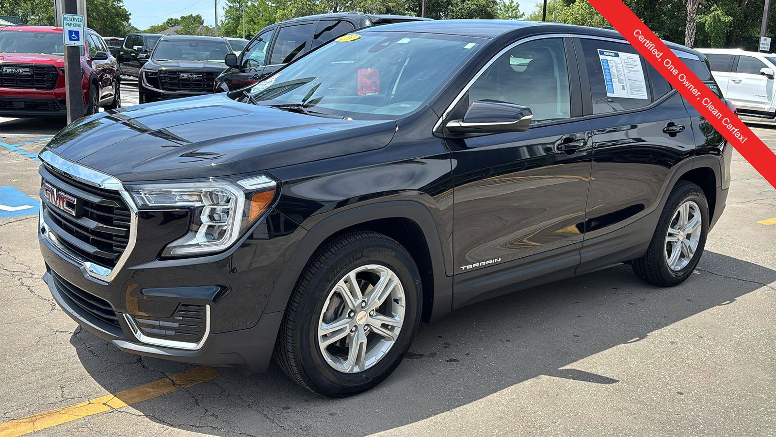 Certified 2023 GMC Terrain SLE FWD image 3
