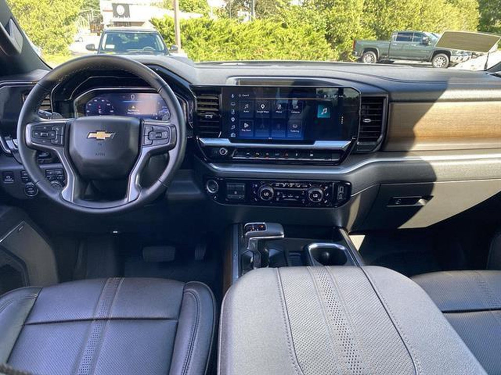 Used 2025 Chevrolet Silverado 1500 High Country AWD/4WD image 47