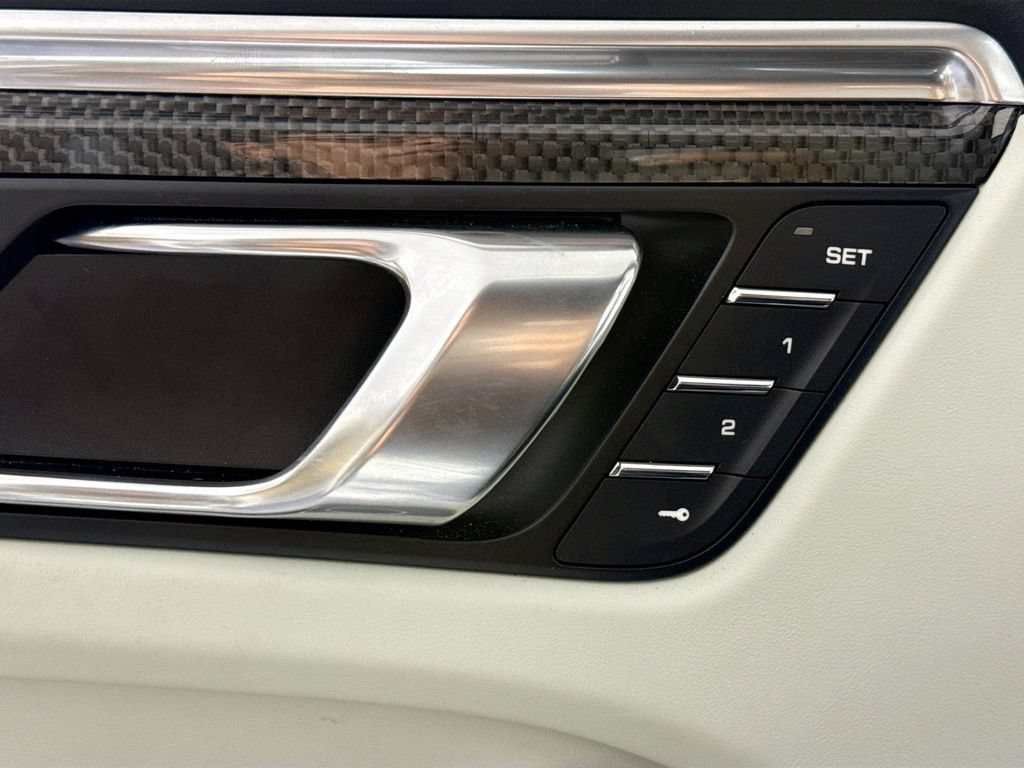 Certified 2024 Porsche Macan GTS AWD/4WD image 27