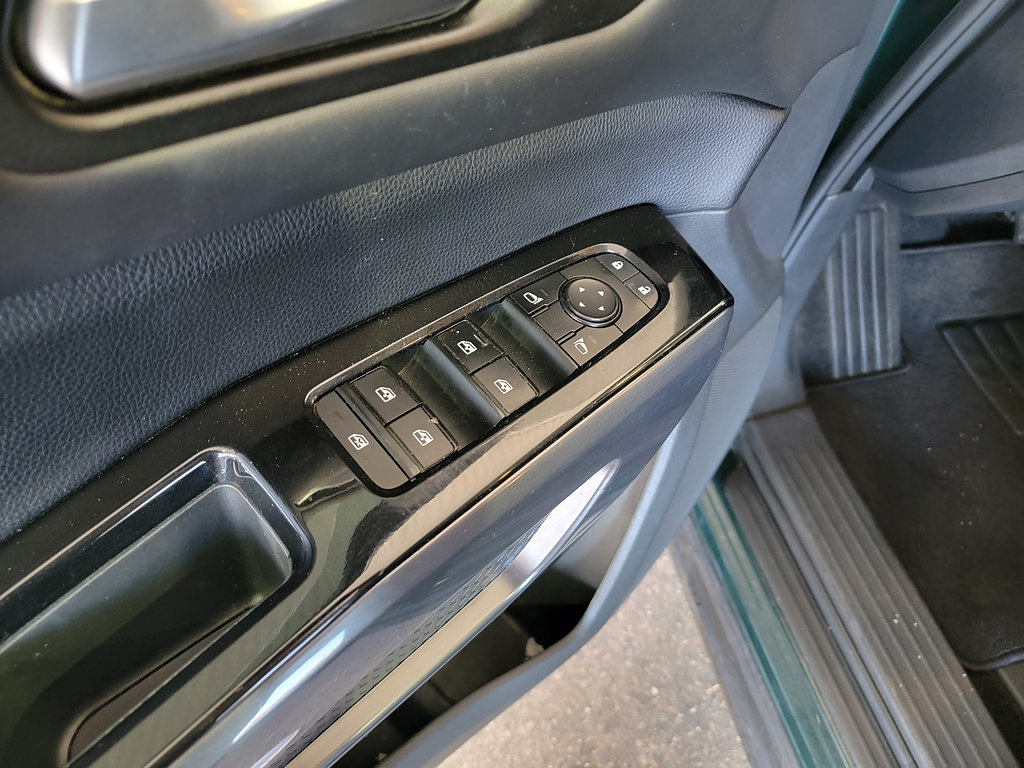 Used 2022 Nissan Pathfinder SL w/ SL Premium Package FWD image 10