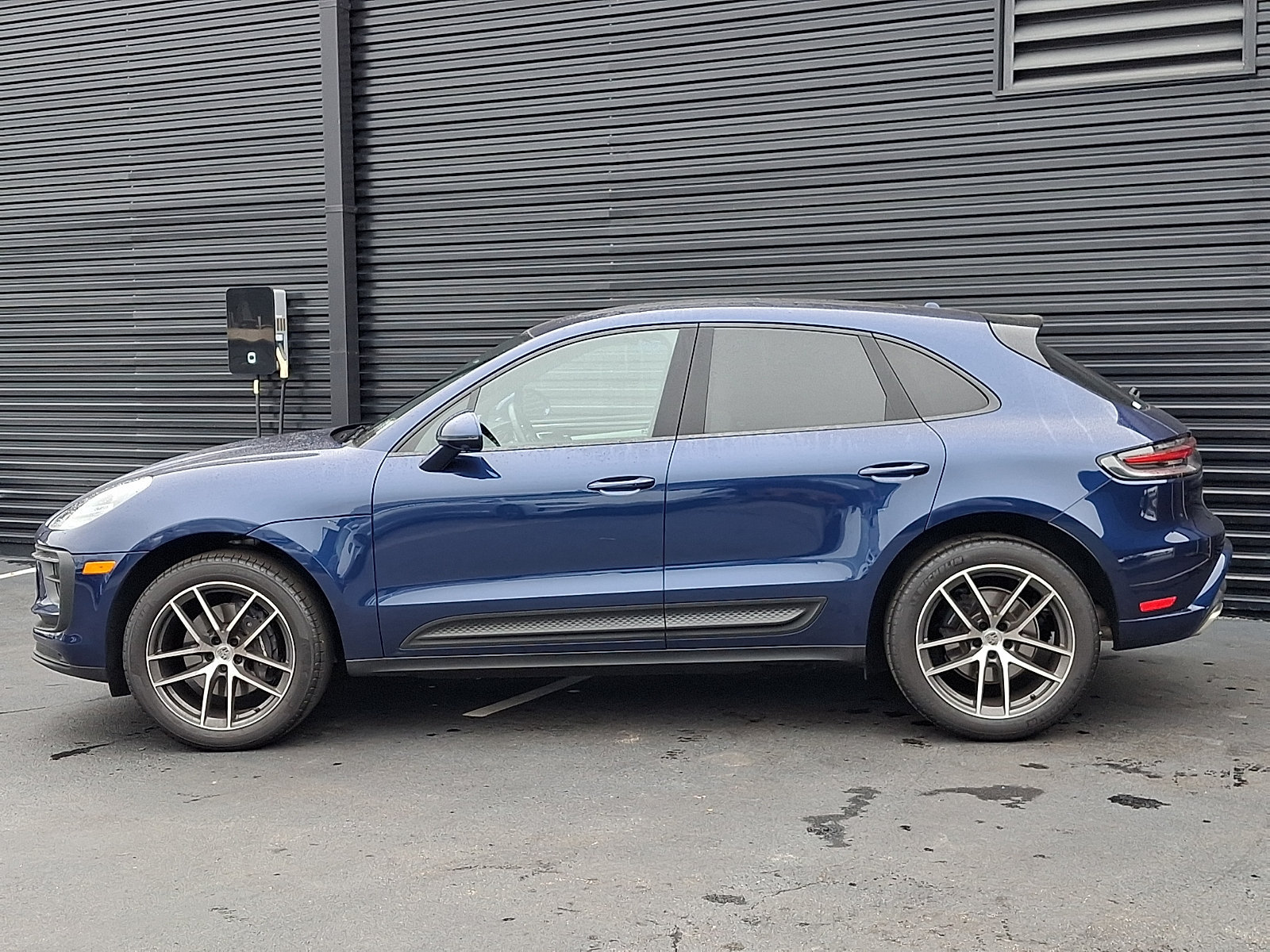 Certified 2026 Porsche Macan AWD/4WD image 2