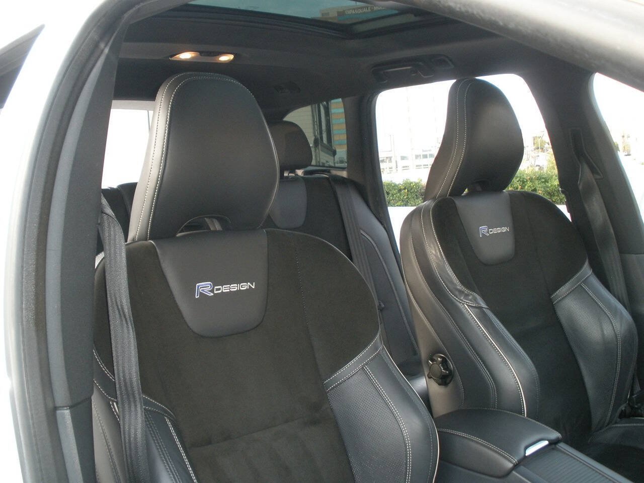 Used 2015 Volvo XC60 T6 R-Design Platinum AWD/4WD image 38