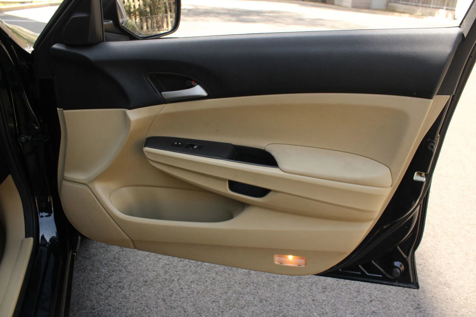 Used 2012 Honda Accord LX image 24