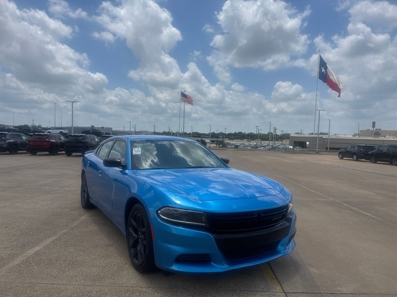 Used 2023 Dodge Charger SXT w/ Blacktop Package RWD image 2