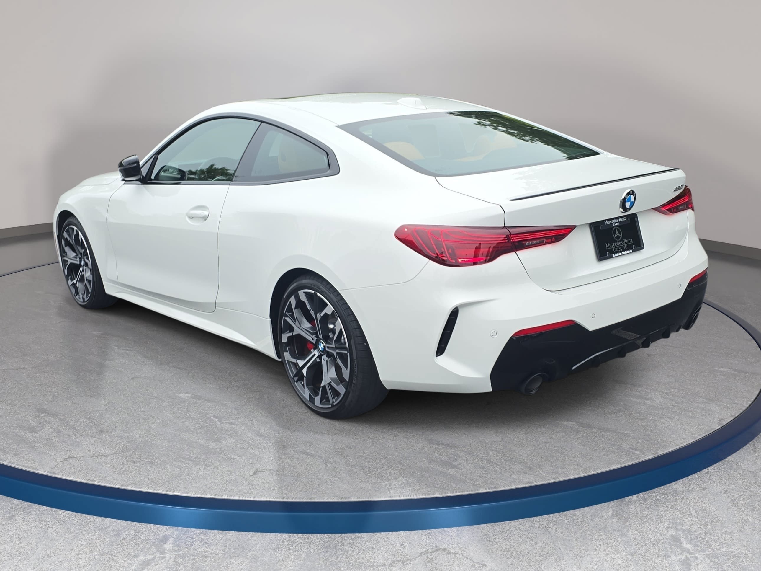 Used 2026 BMW 430i Coupe w/ M Sport Package RWD image 7