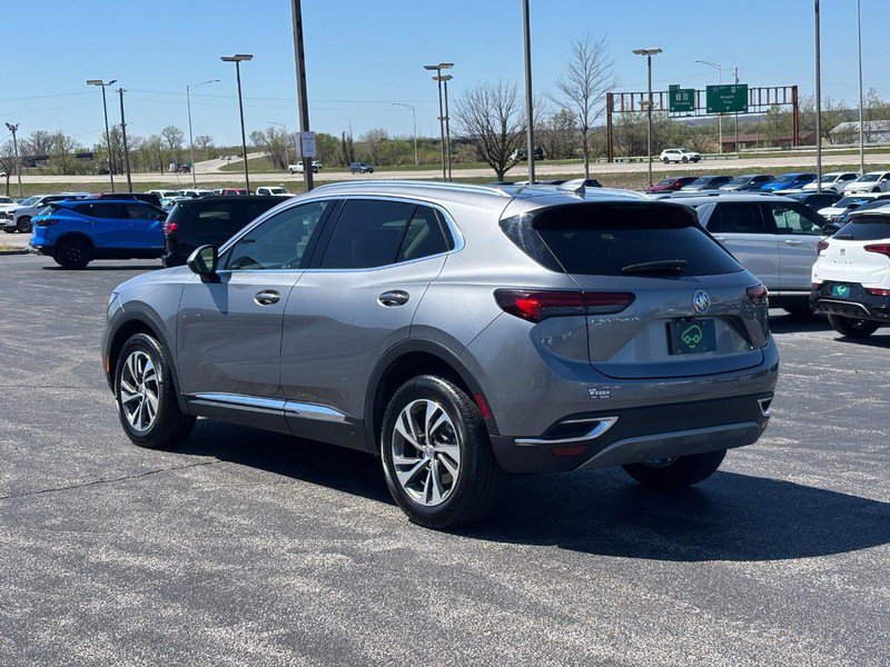 Used 2022 Buick Envision Essence w/ Safety Package image 3