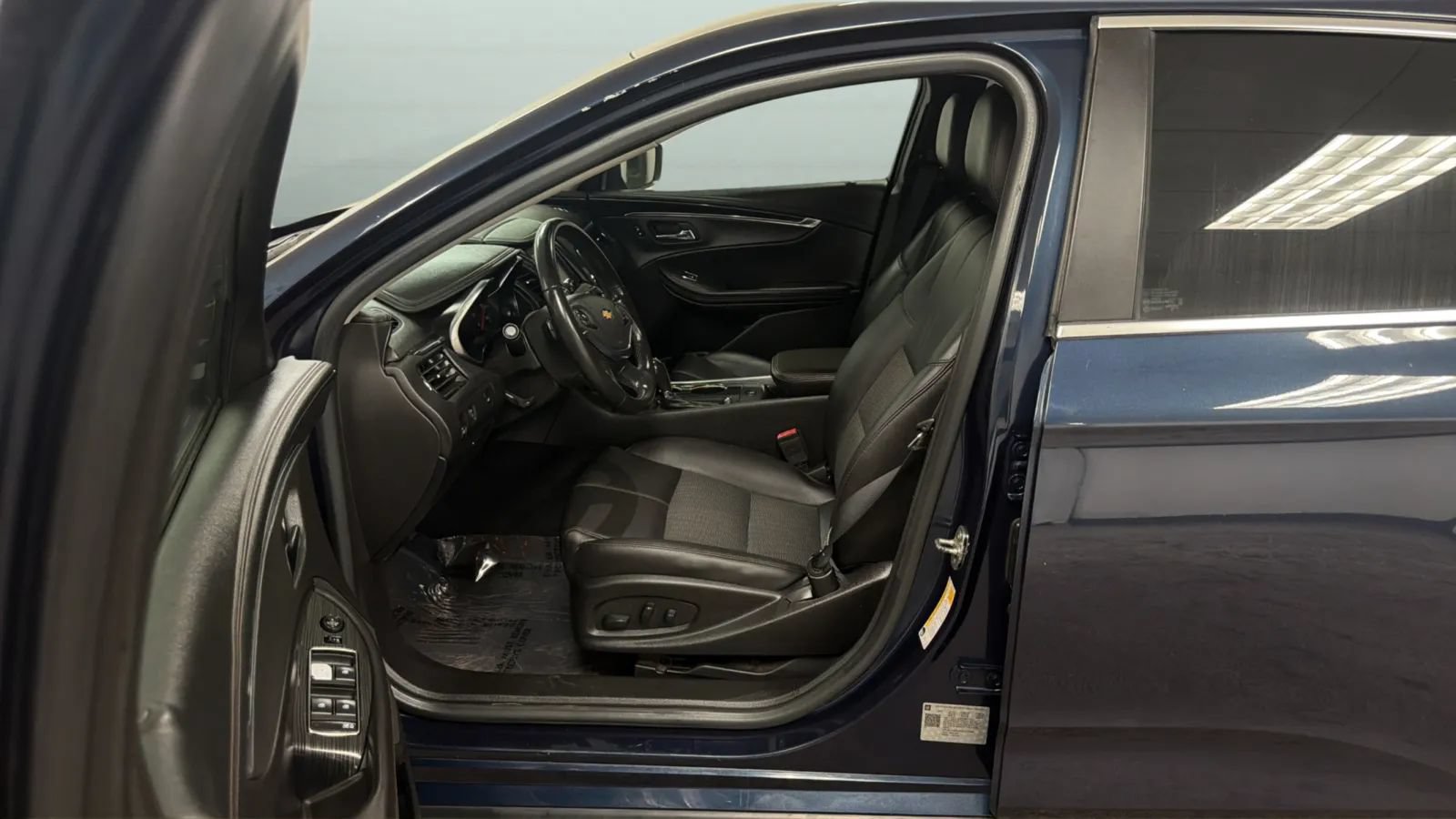 Used 2019 Chevrolet Impala LT FWD image 21