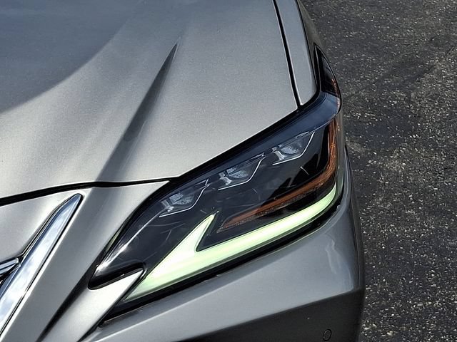 Used 2021 Lexus ES 350 Ultra Luxury w/ Accessory Package 2 FWD image 9