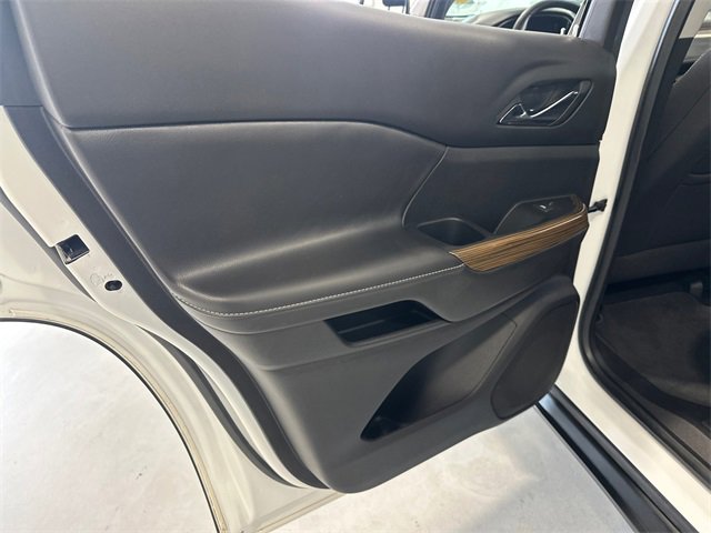 Certified 2023 GMC Acadia SLE image 29