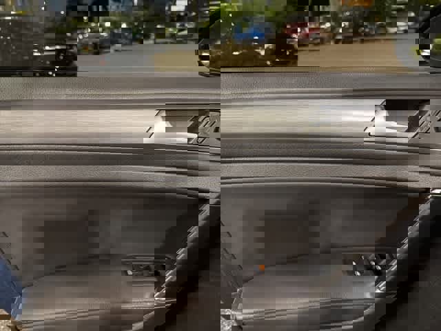 Used 2021 Volkswagen Golf 4-Door image 12