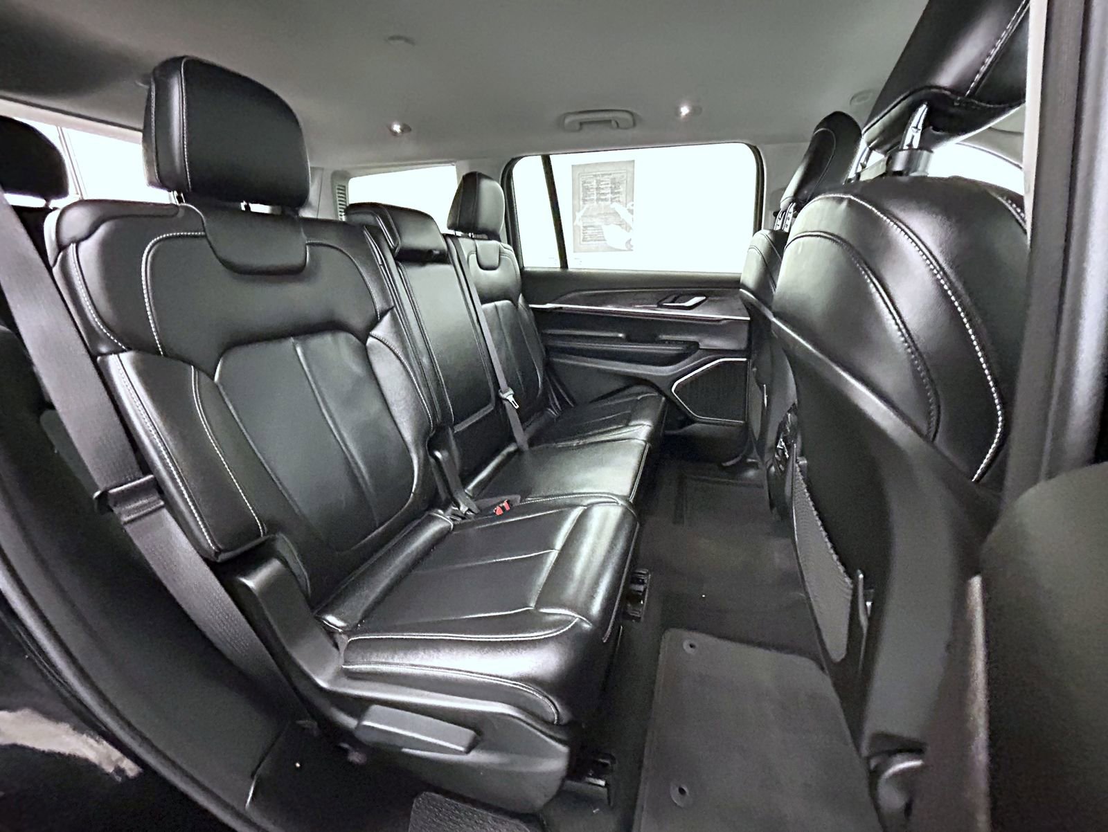 Certified 2022 Jeep Grand Cherokee L Limited image 18