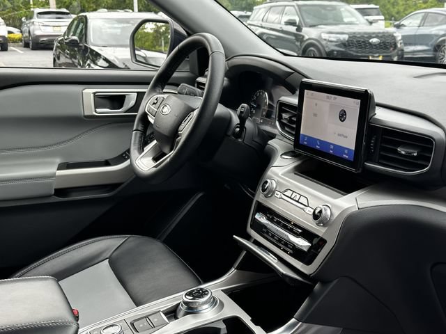 Certified 2023 Ford Explorer XLT w/ Equipment Group 202A AWD/4WD image 32