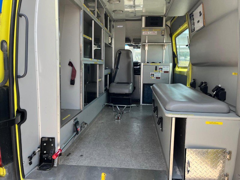 Used 2008 Dodge Sprinter 2500 image 11