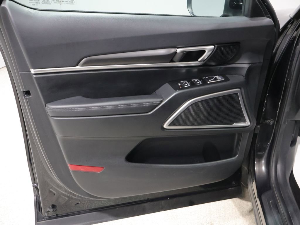 Used 2025 Kia Telluride S image 13