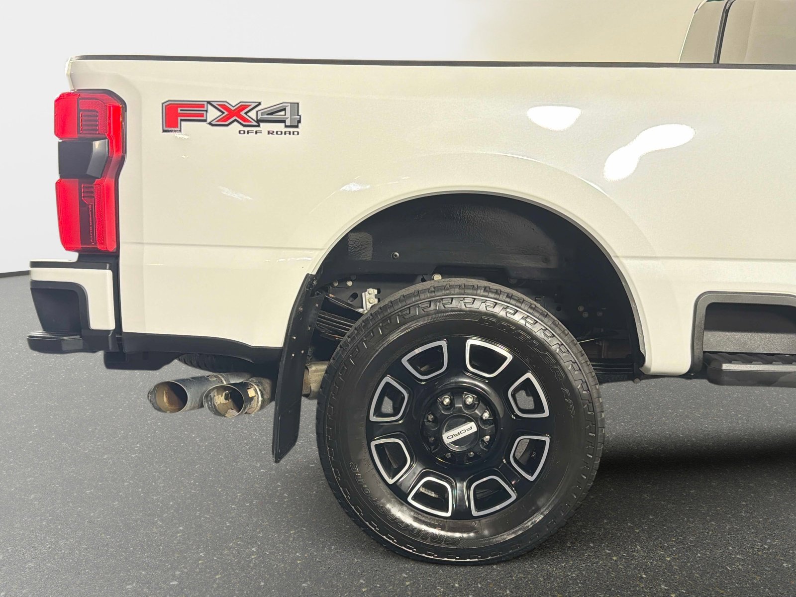 Used 2025 Ford F350 Platinum AWD/4WD image 18