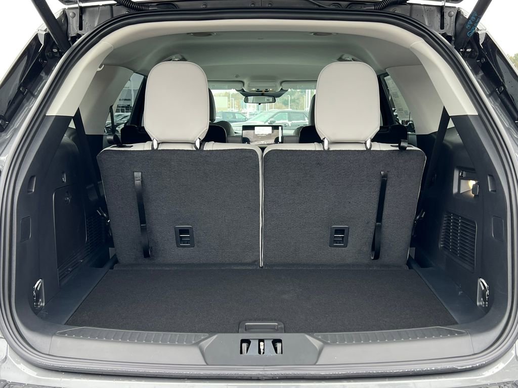 Used 2026 Ford Explorer Active w/ Active Comfort Package image 36