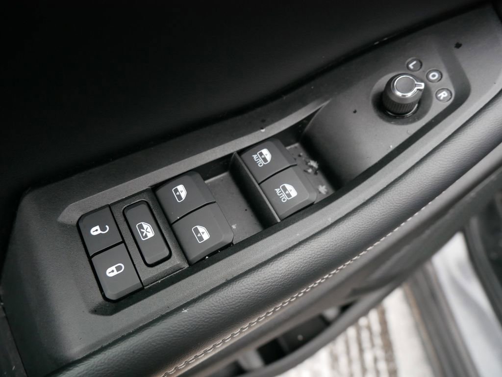 Used 2024 Jeep Grand Cherokee Altitude image 10