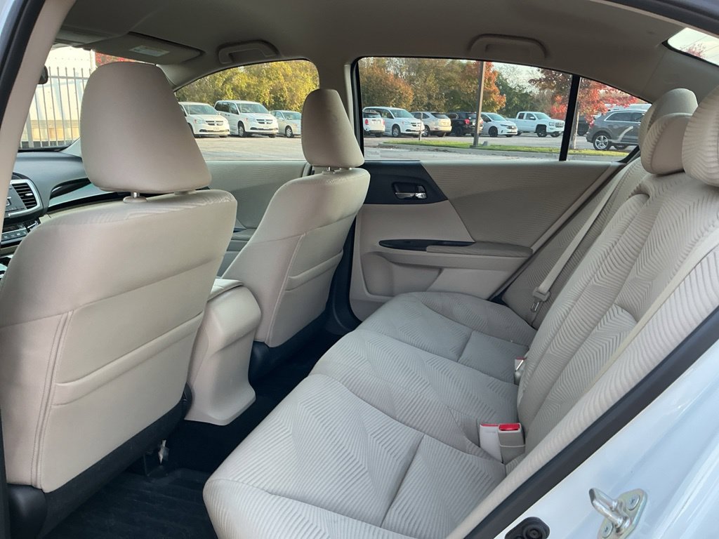 Used 2017 Honda Accord LX image 29