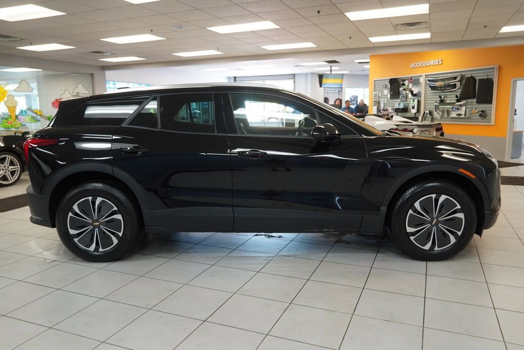 New 2025 Chevrolet Blazer EV LT AWD/4WD image 13