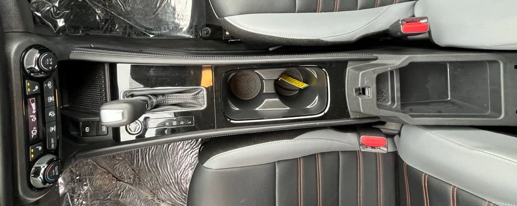 Used 2024 Nissan Kicks SR w/ SR Premium Package image 15