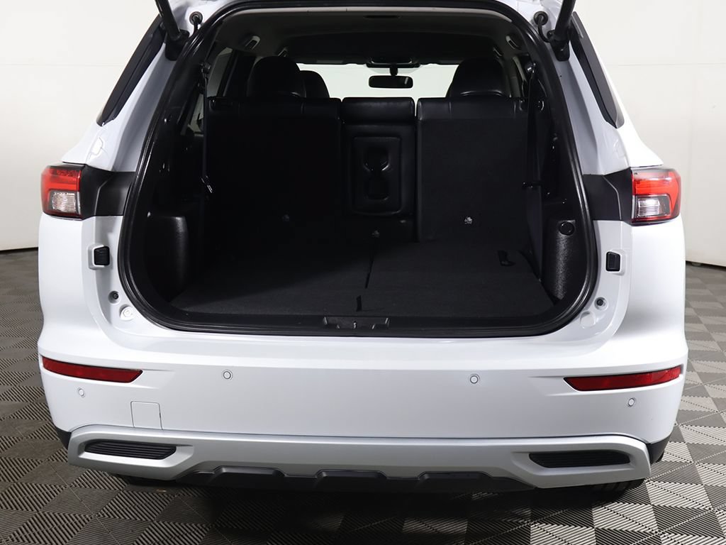Used 2024 Mitsubishi Outlander SE AWD/4WD image 16