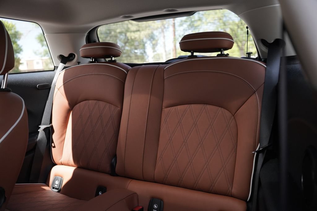 Certified 2024 MINI Cooper SE w/ Signature Upholstery Package FWD image 11