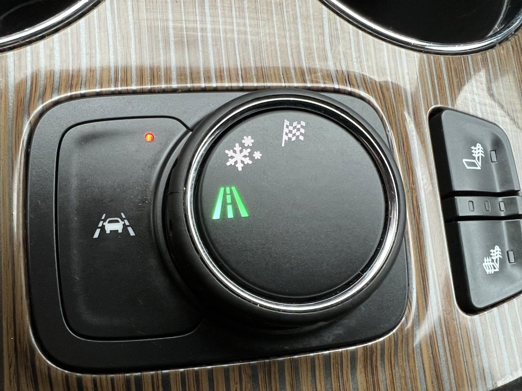 Used 2023 GMC Acadia SLE w/ Driver Convenience Package image 42