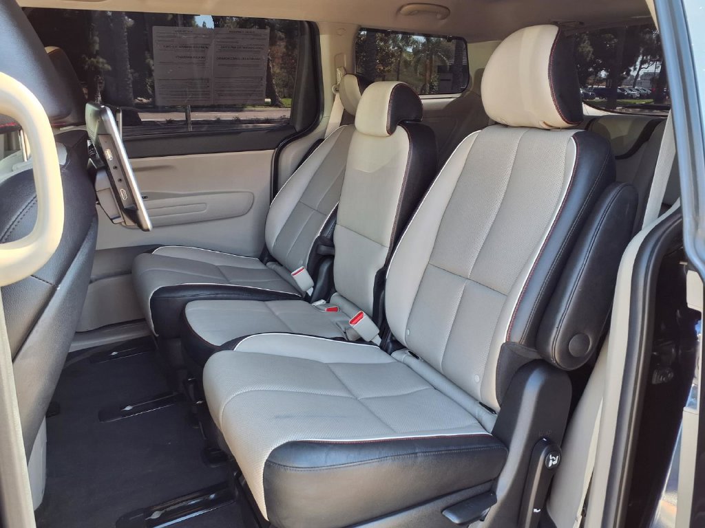 Used 2019 Kia Sedona EX FWD image 10