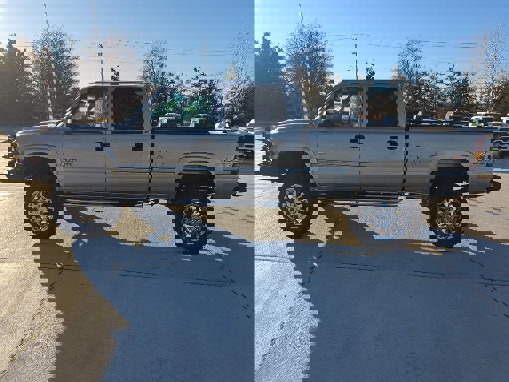 Used 2001 Chevrolet Silverado 2500 LS w/ Off-Road Skid Plate Pkg image 8