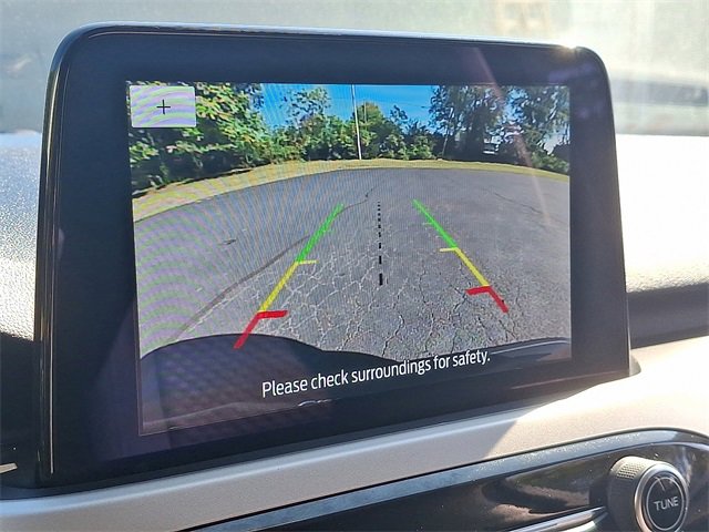 Used 2022 Ford Escape SE w/ SE Sport Appearance Package image 4