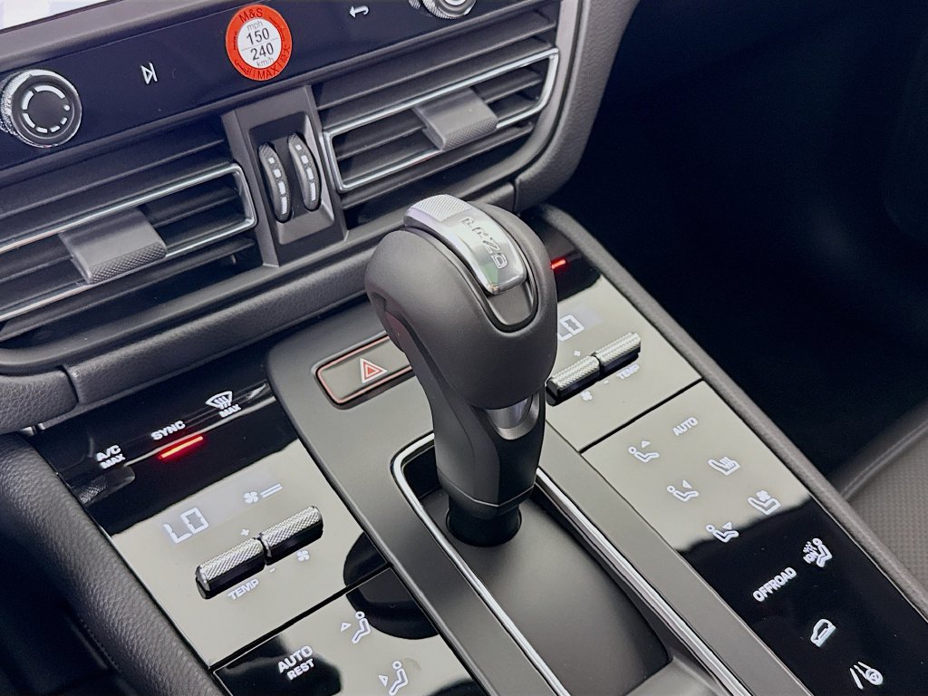 New 2026 Porsche Macan AWD/4WD image 21