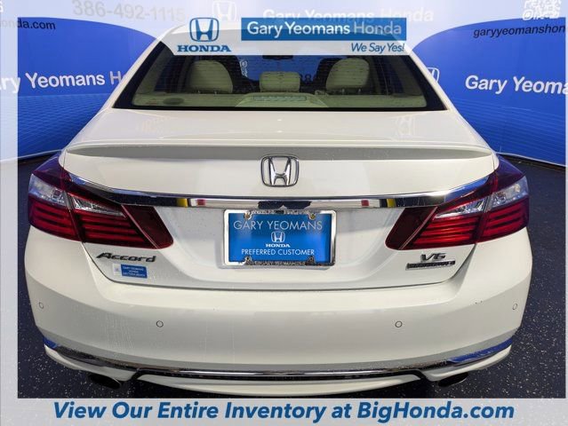 Used 2017 Honda Accord Touring image 6