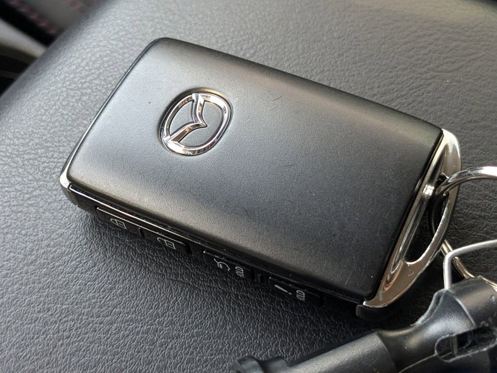 Certified 2023 MAZDA CX-5 Carbon Edition image 31