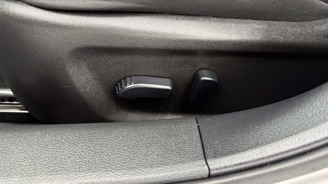 Used 2025 Nissan Altima 2.5 SV FWD image 12