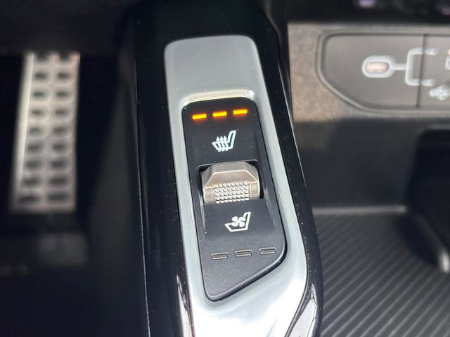 Certified 2025 Kia Sorento SX image 28