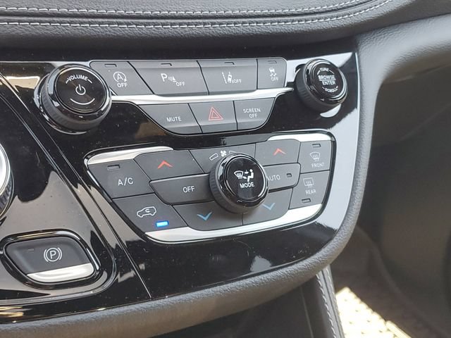 New 2026 Chrysler Pacifica Limited w/ S Appearance Package AWD/4WD image 29