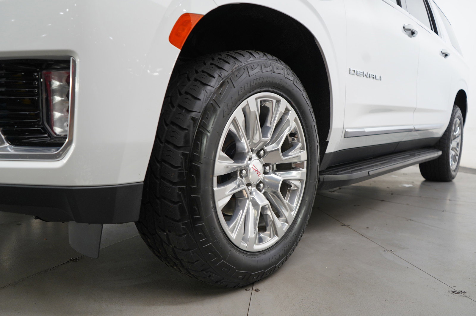 Used 2022 GMC Yukon XL Denali image 27