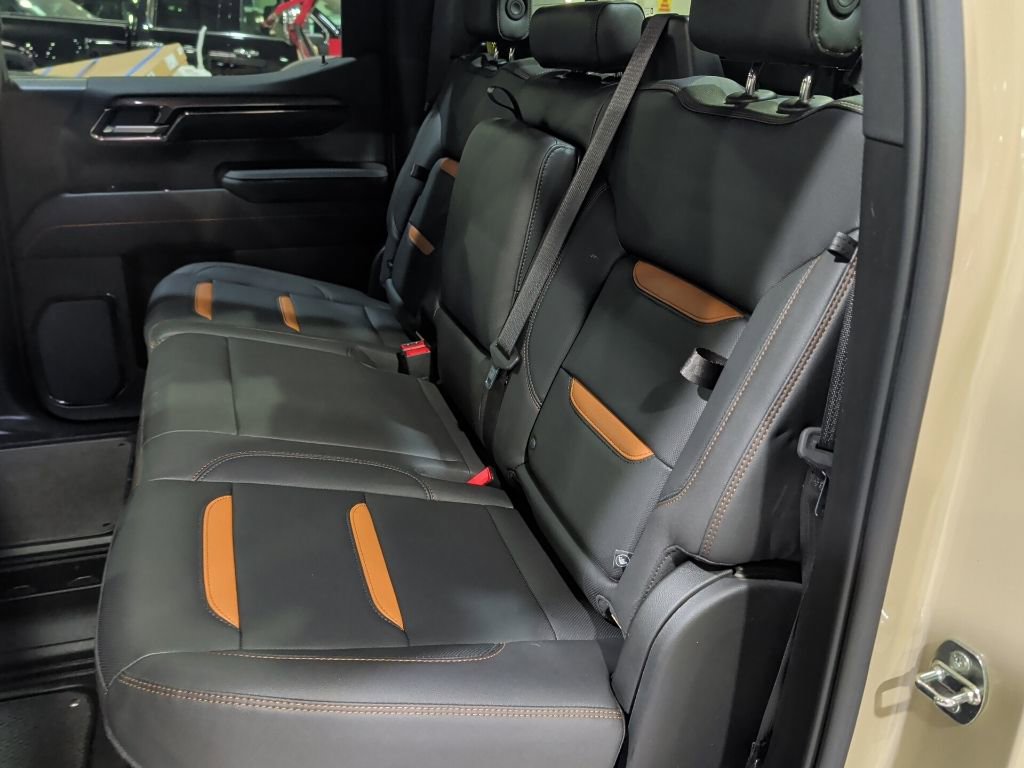 Used 2022 GMC Sierra 1500 AT4 w/ AT4 Premium Package image 16