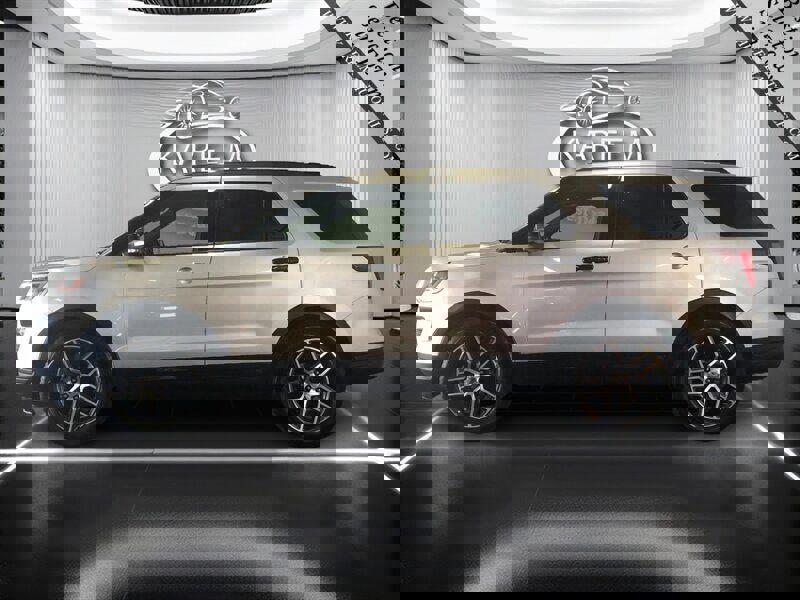Used 2018 Ford Explorer Sport w/ Equipment Group 401A image 8
