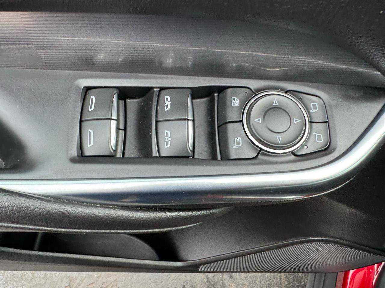 Used 2024 Cadillac XT4 Premium Luxury w/ Technology Package image 16