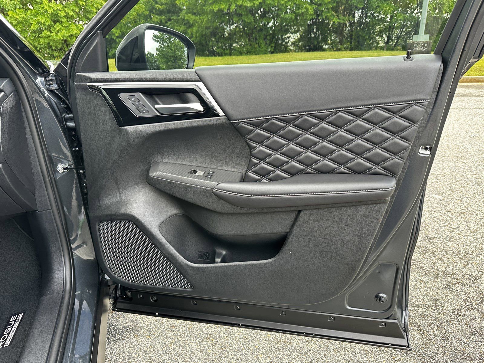 New 2026 Nissan Rogue Platinum AWD/4WD image 12