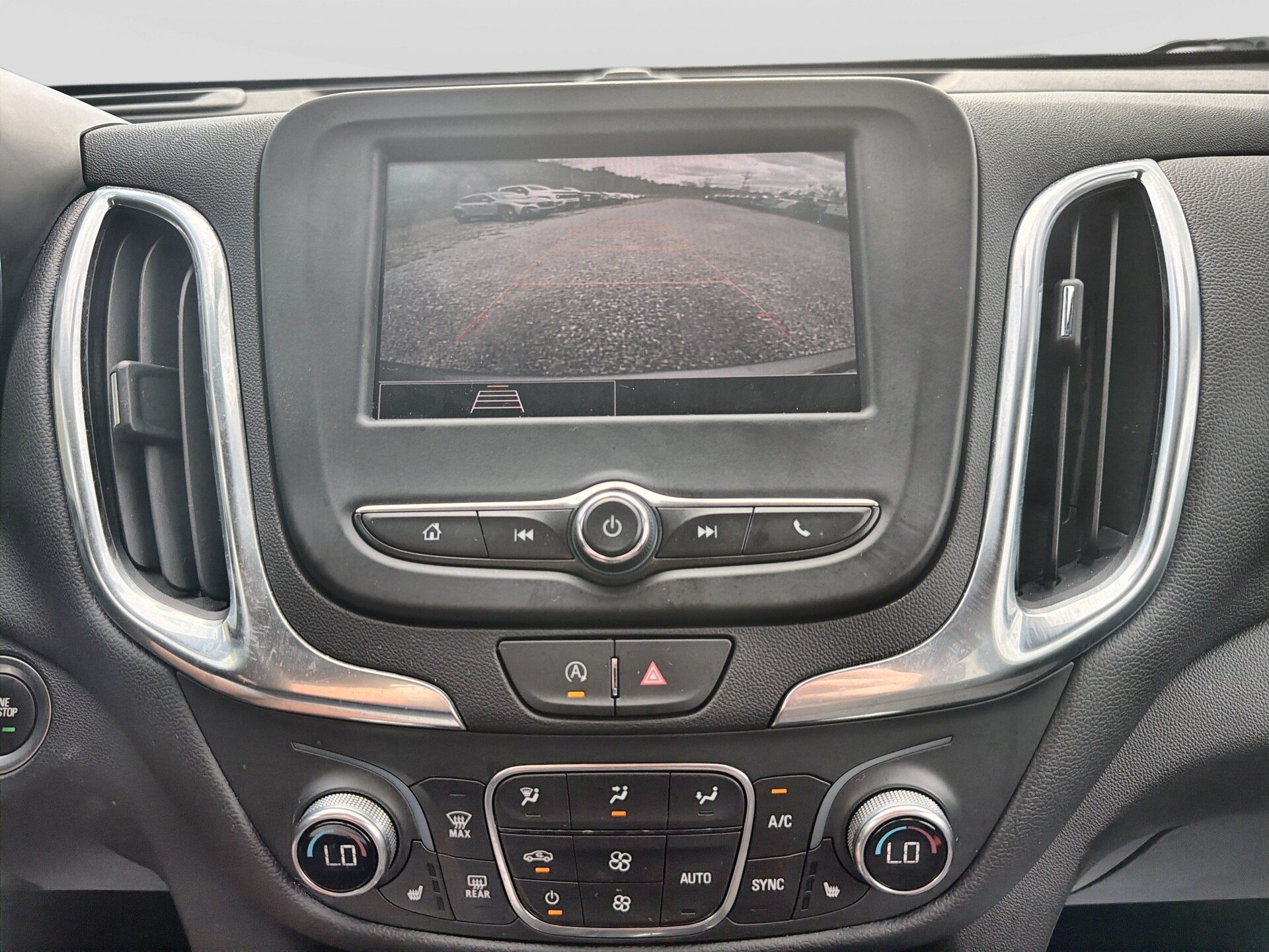Used 2024 Chevrolet Equinox LT AWD/4WD image 25