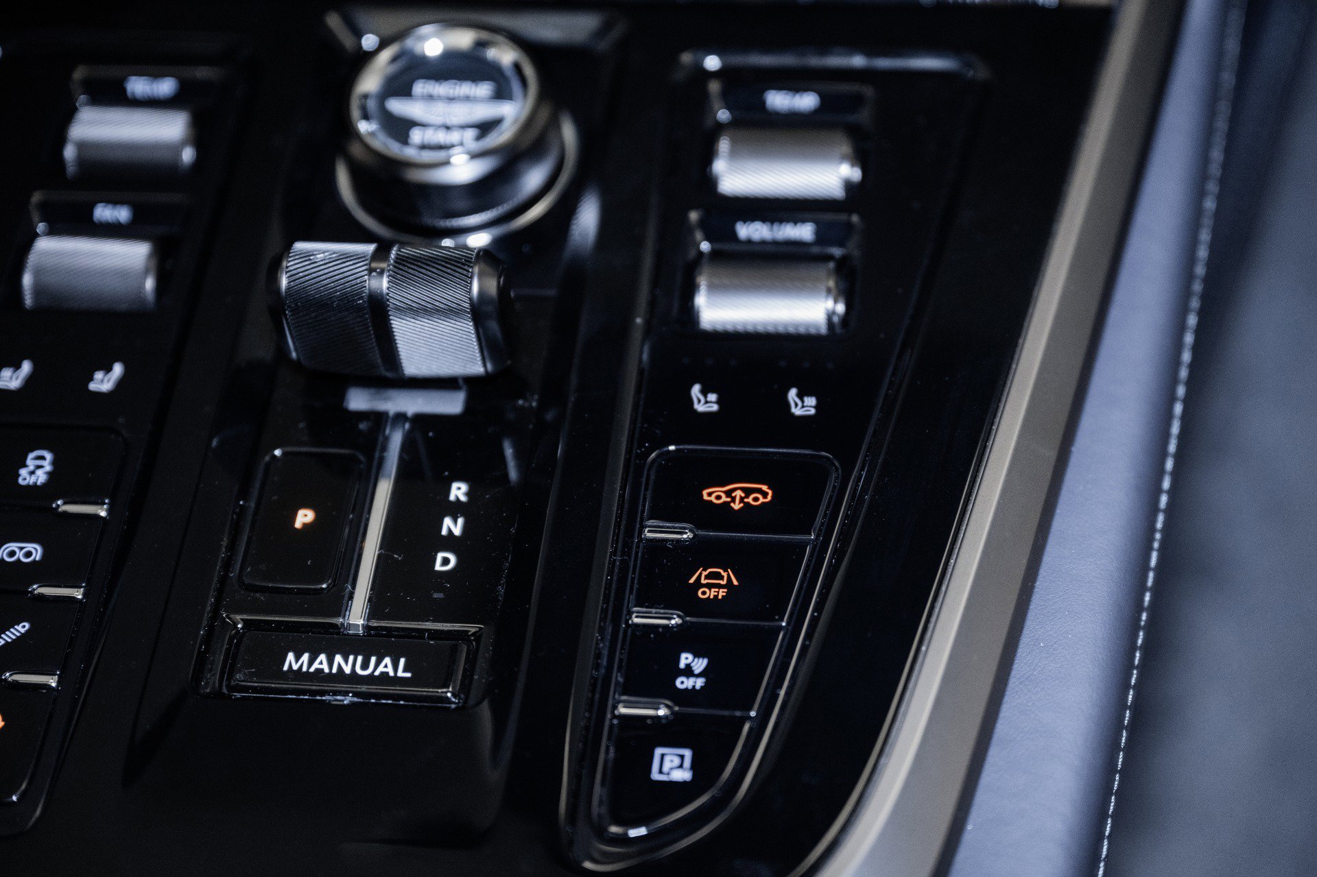 Used 2025 Aston Martin DBX 707 image 40