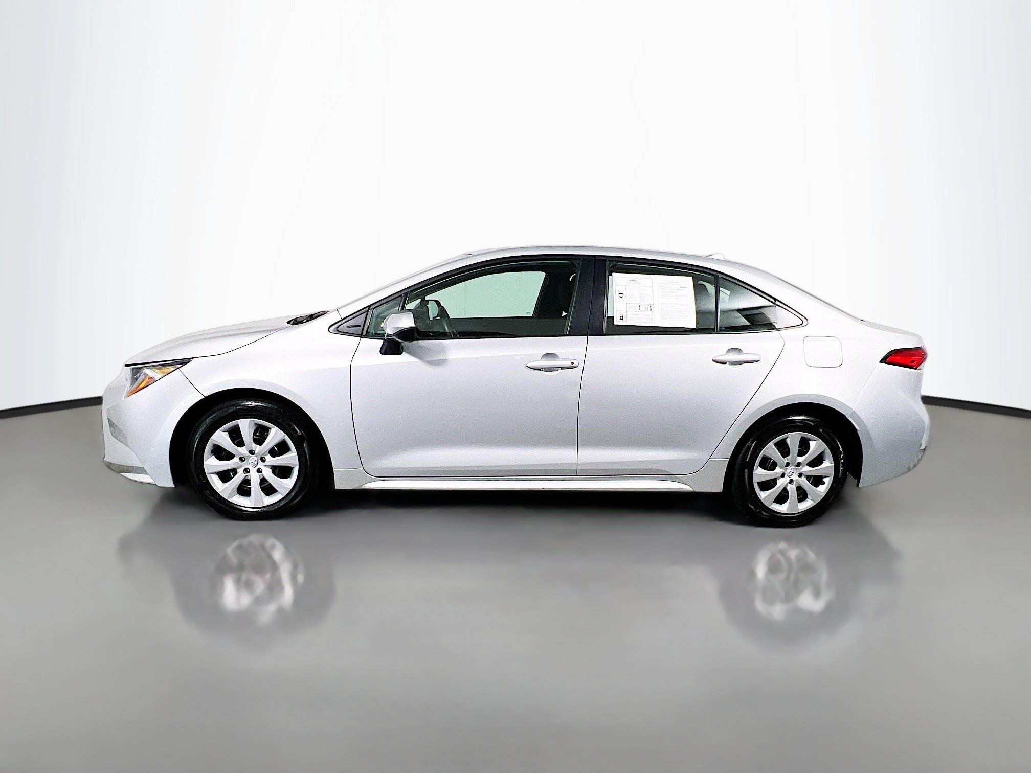 Used 2024 Toyota Corolla LE FWD image 9